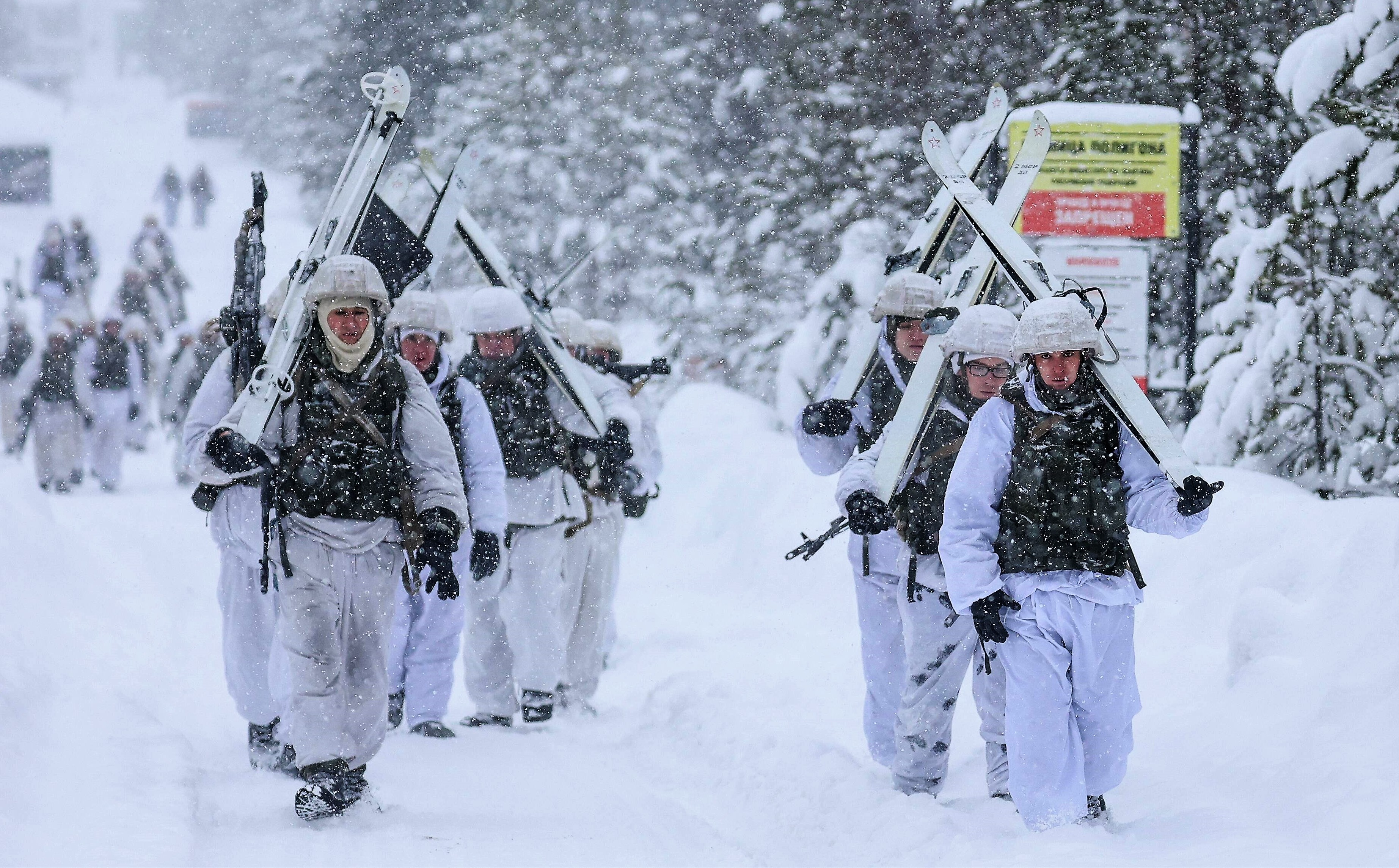 Jetzt muss Putin sogar Soldaten aus der Arktis abziehen - Verluste in der Ukraine zu hoch!