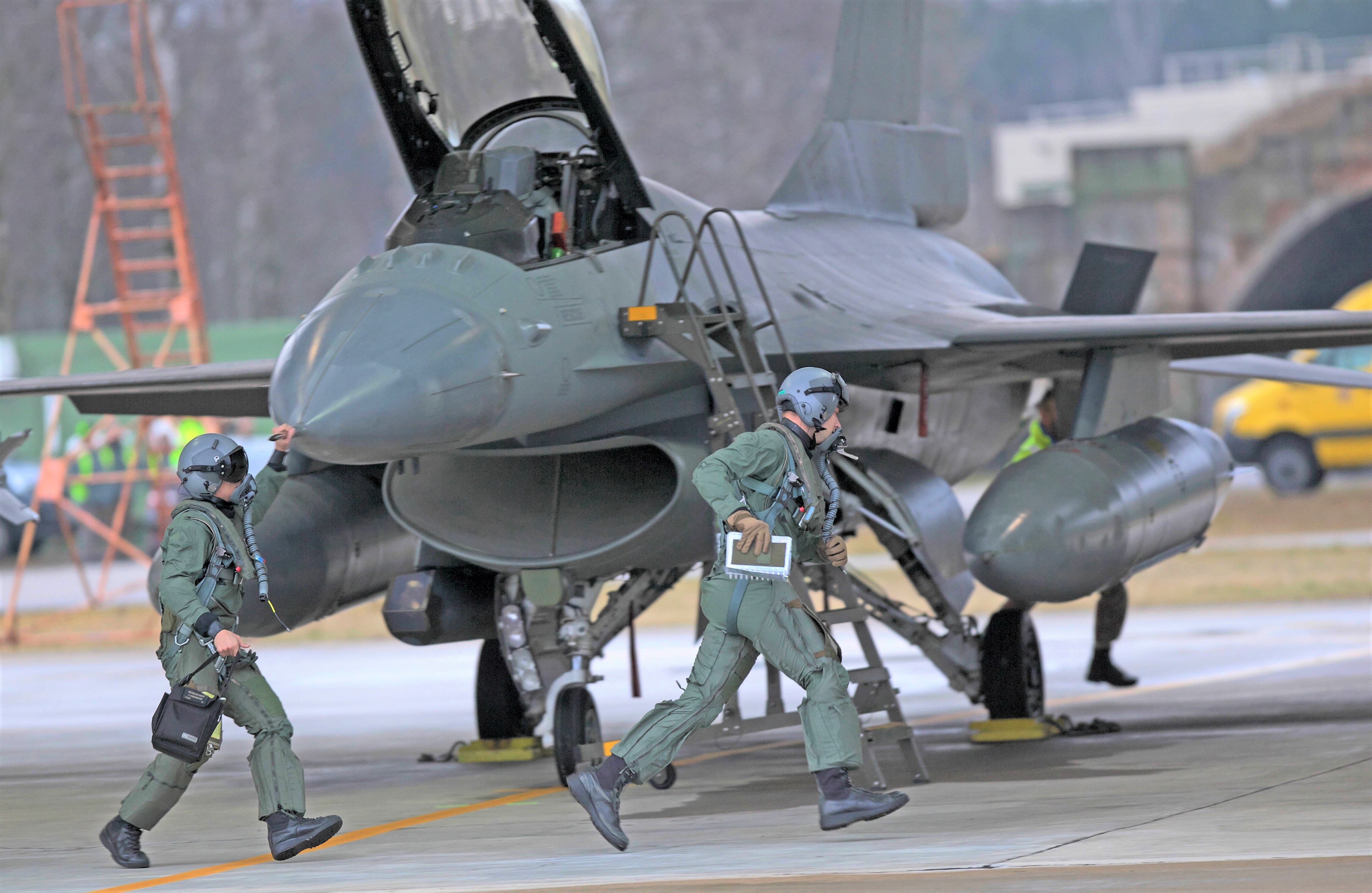 3 russische Flugzeuge über der Ostsee gesichtet! Deutsche NATO-Jets müssen aufsteigen!