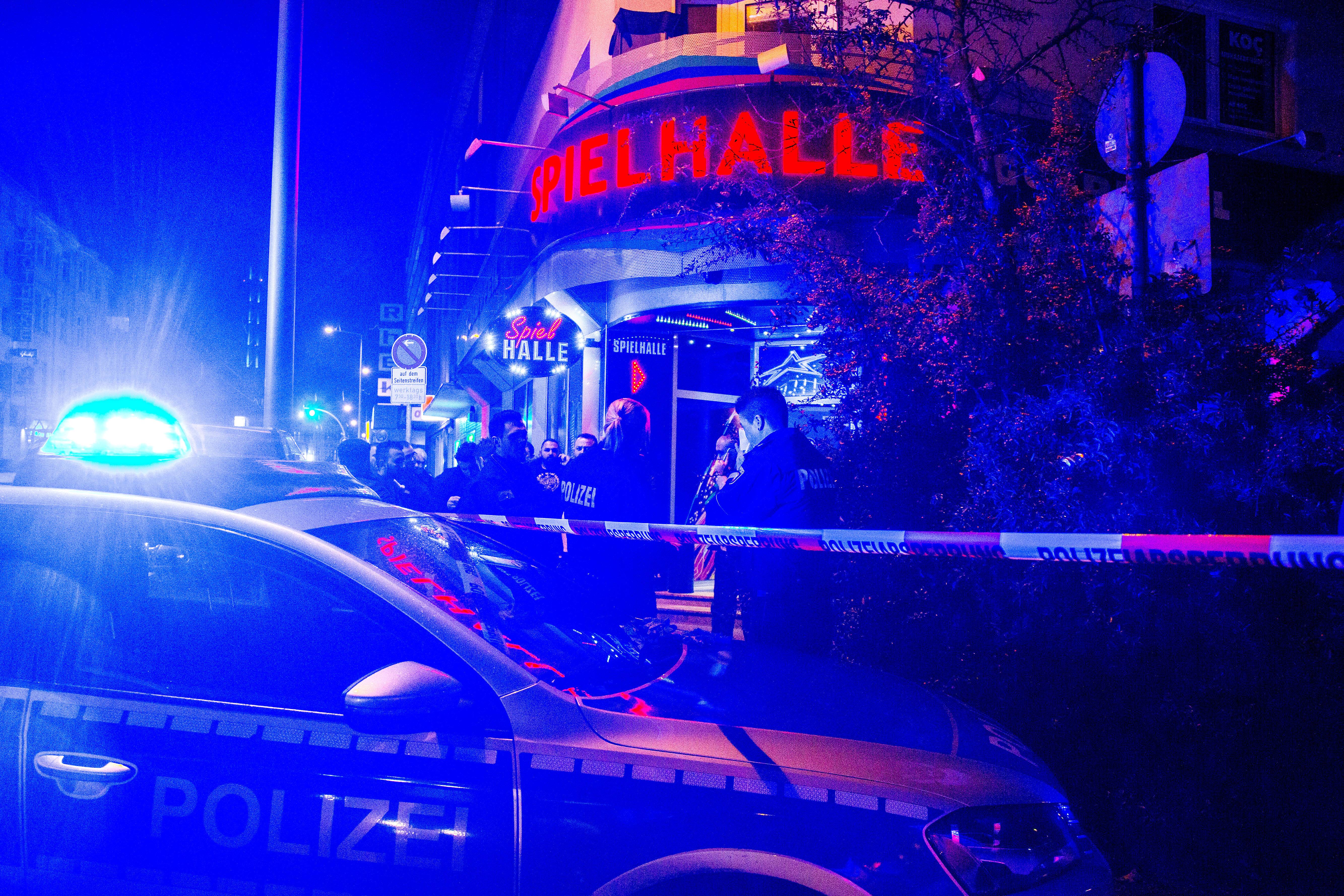 Sie haben den Frauenkiller! Entflohener Mörder gefasst! Nach Tagen auf der Flucht - Polizei nimmt Ausbrecher fest
