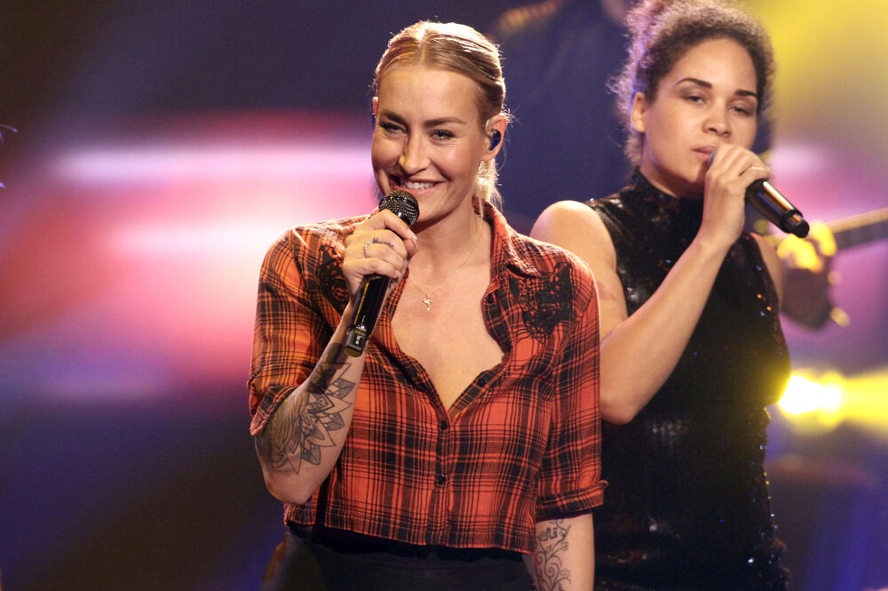 Sarah Conner - schwer verletzt beim Skifahren! Sie muss wieder laufen lernen!