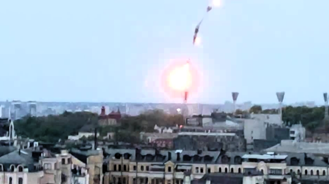 Katastrophenalarm in Moskau! Mehrere Drohnen greifen die Hauptstadt an - Kreml in Angst!