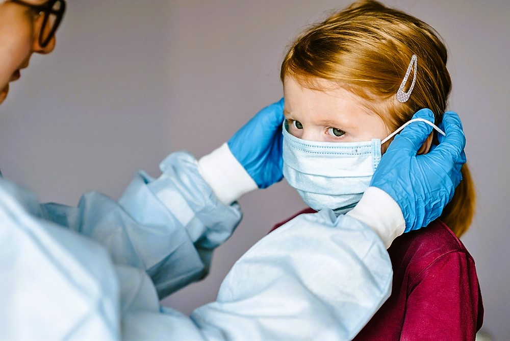 Kommt die Maskenpflicht zurück? Neuinfektionen explodieren - Ärzte raten wieder zum Masken tragen!