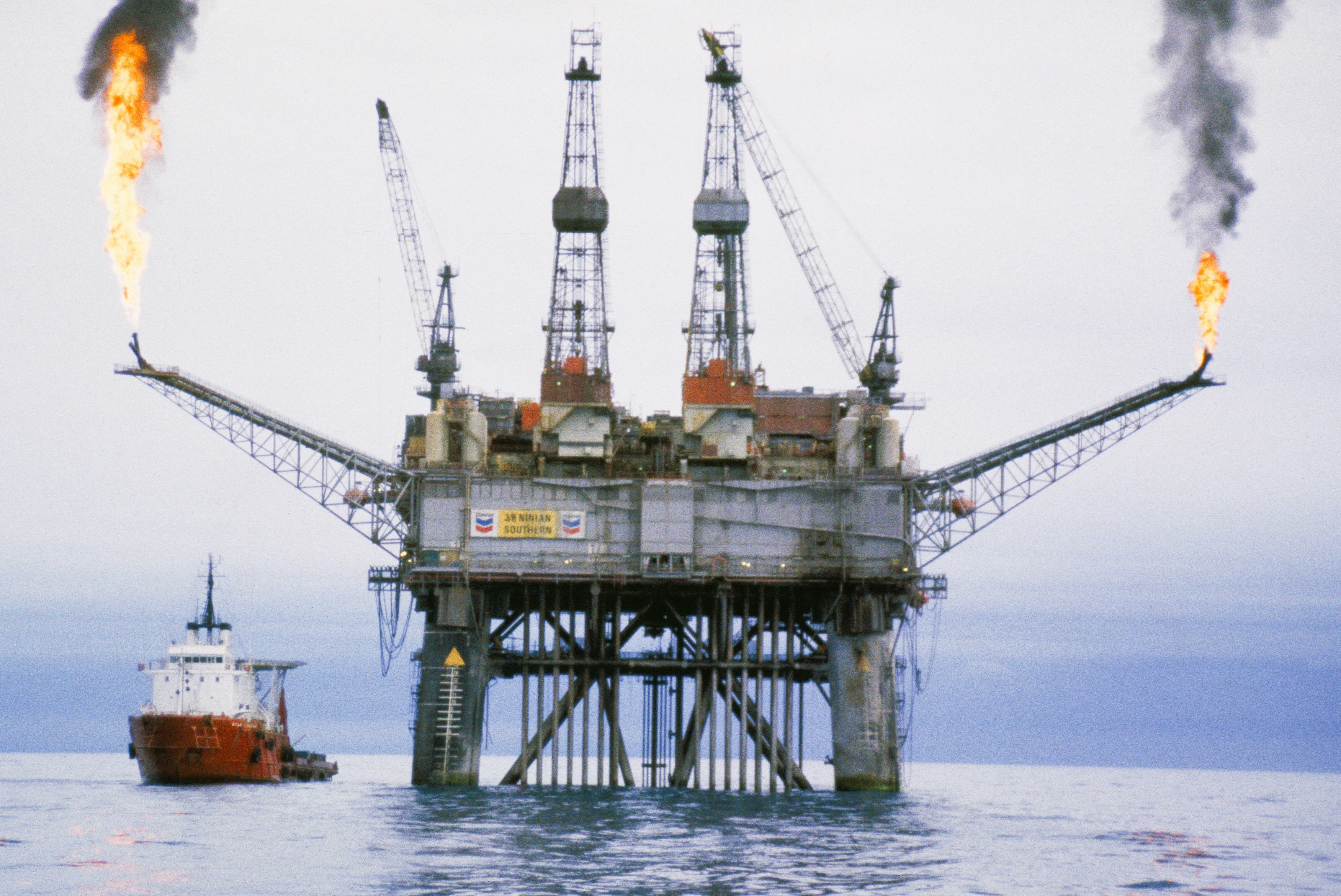 Deutsche Marine läuft Richtung Osten aus! Schutz von Bohrinseln und Pipelines vor russischen Attacken!