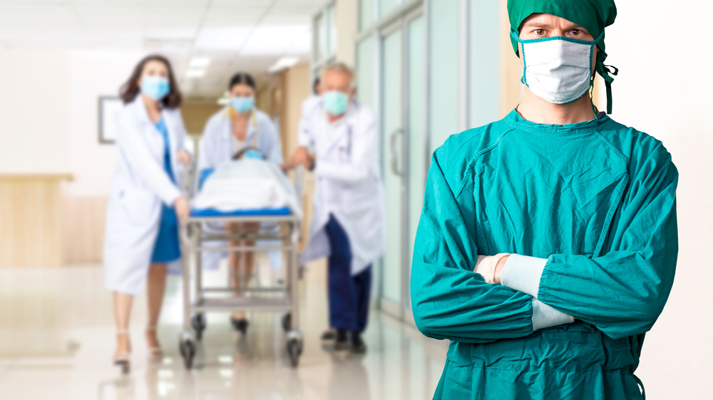 Katholisches Krankenhaus lehnt Transgender Patienten ab und verbietet wichtige Operation!