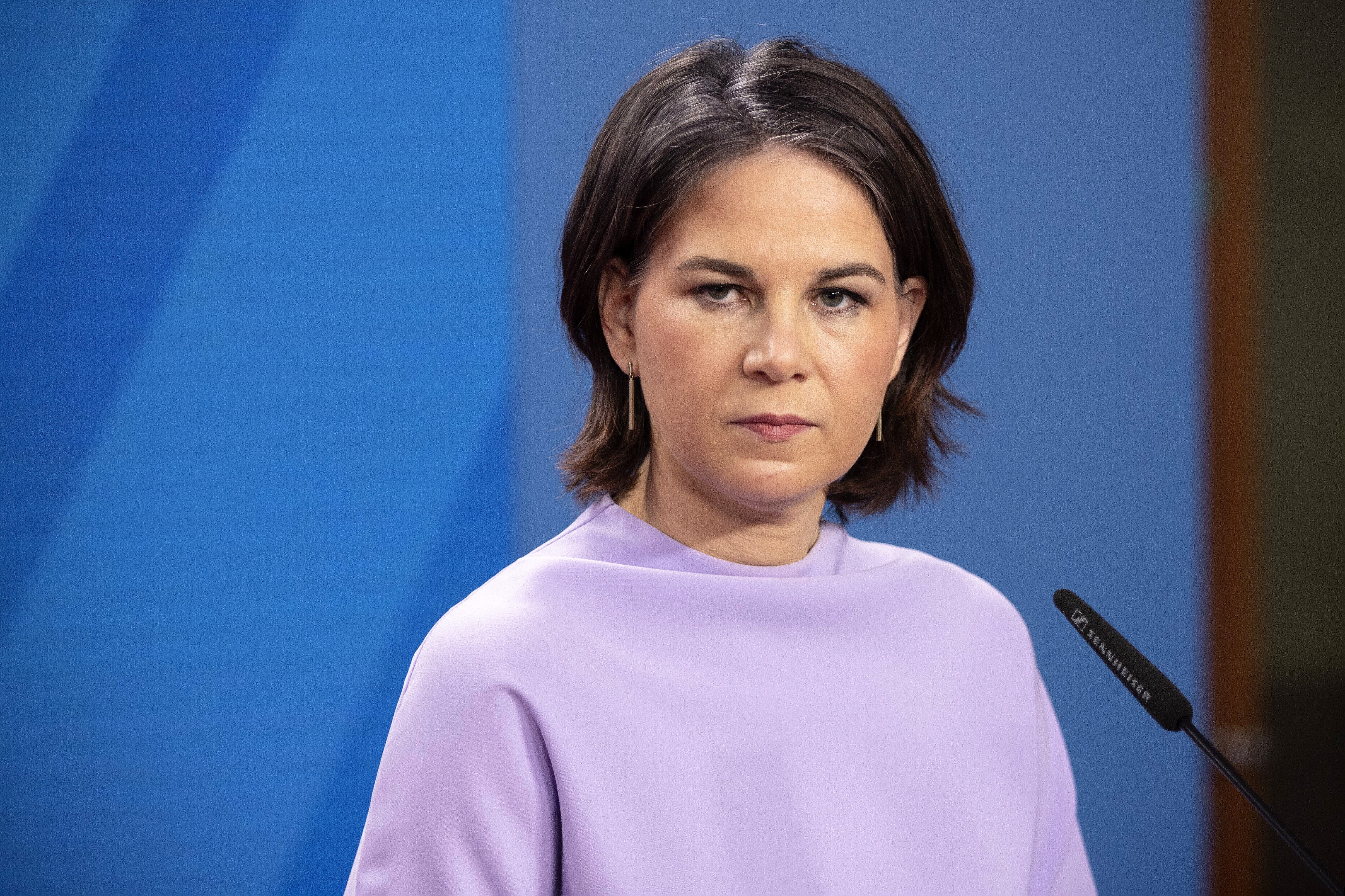 Baerbock knallhart! - Außenministerin weist 2 iranische Diplomaten aus, aus traurigem Grund!