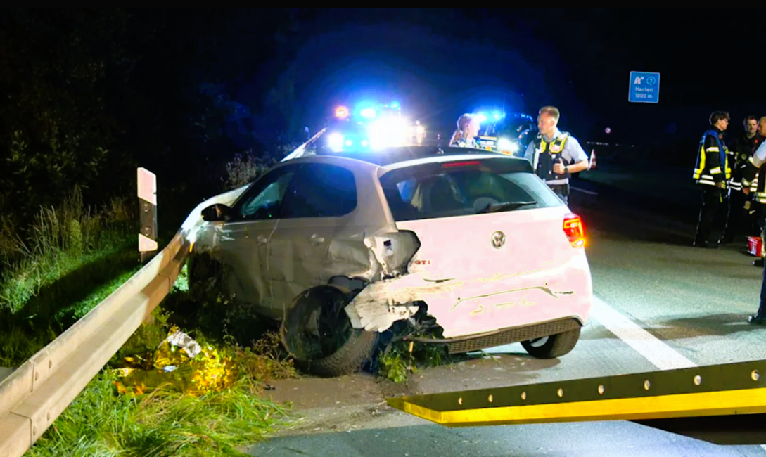 7 Menschen sterben bei Horror-Crash auf der Autobahn - Schleuser verunglückt bei Flucht vor der Polizei!