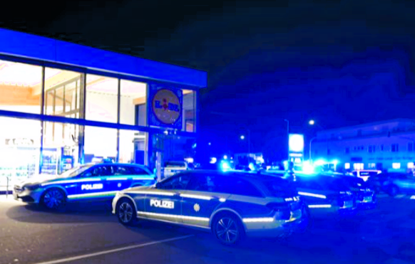 Schüsse im Supermarkt! Polizei umstellt Filiale - was ist geschehen?
