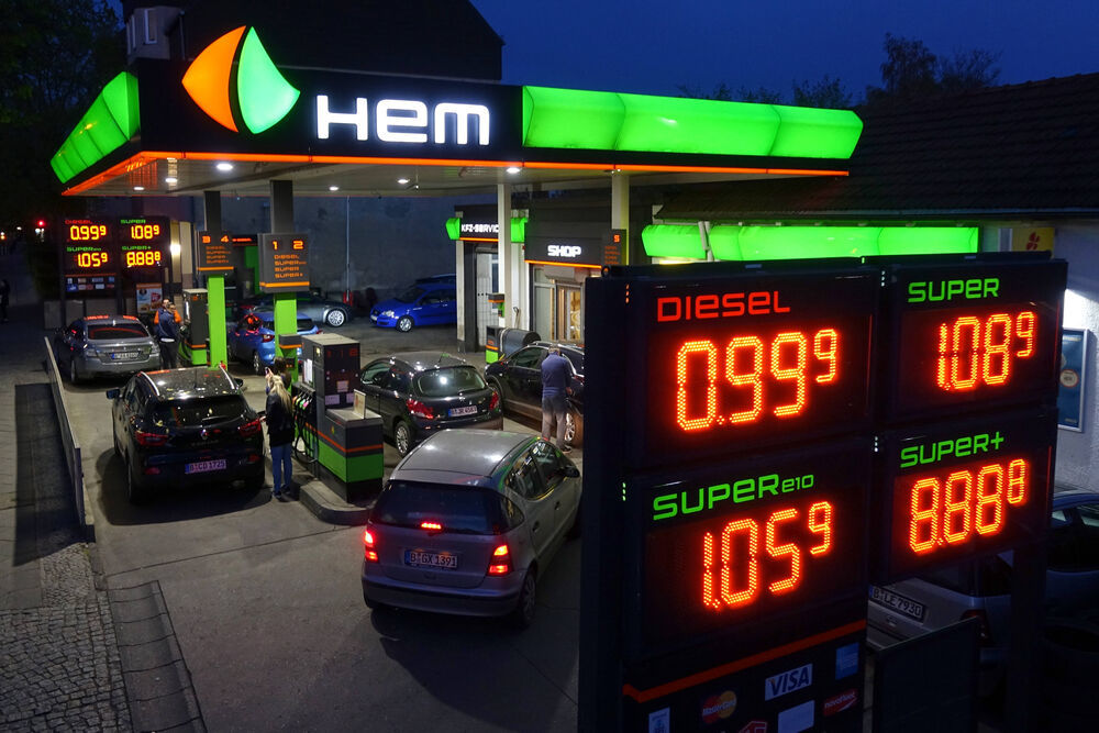 Steuerhammer! Tanken und Heizen werden 2024 deutlich teurer - Ampel kassiert die Deutschen ab!