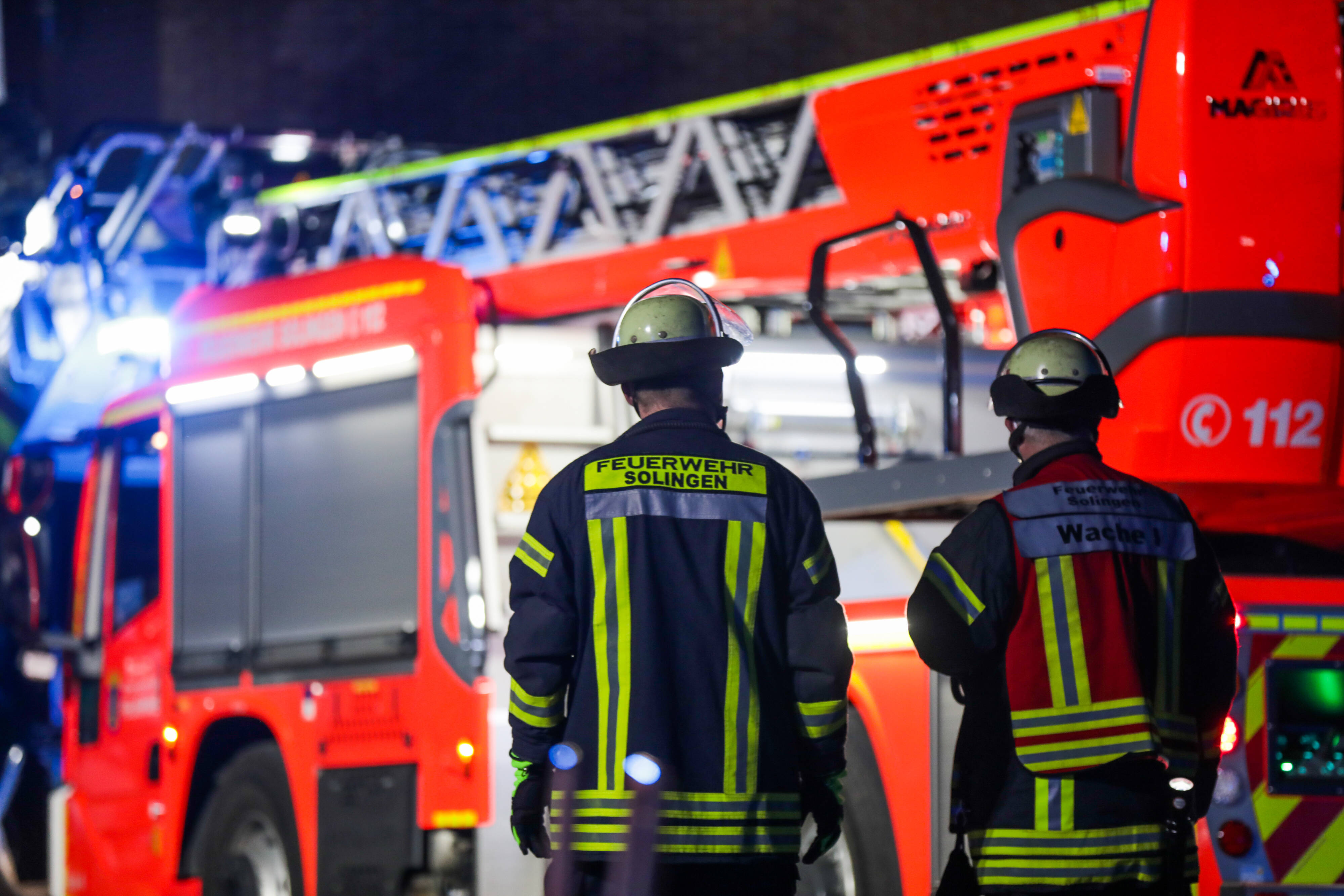 Flammeninferno in Wohnhaus! Feuerwehr macht schrecklichen Fund beim Kampf gegen die Flammen!