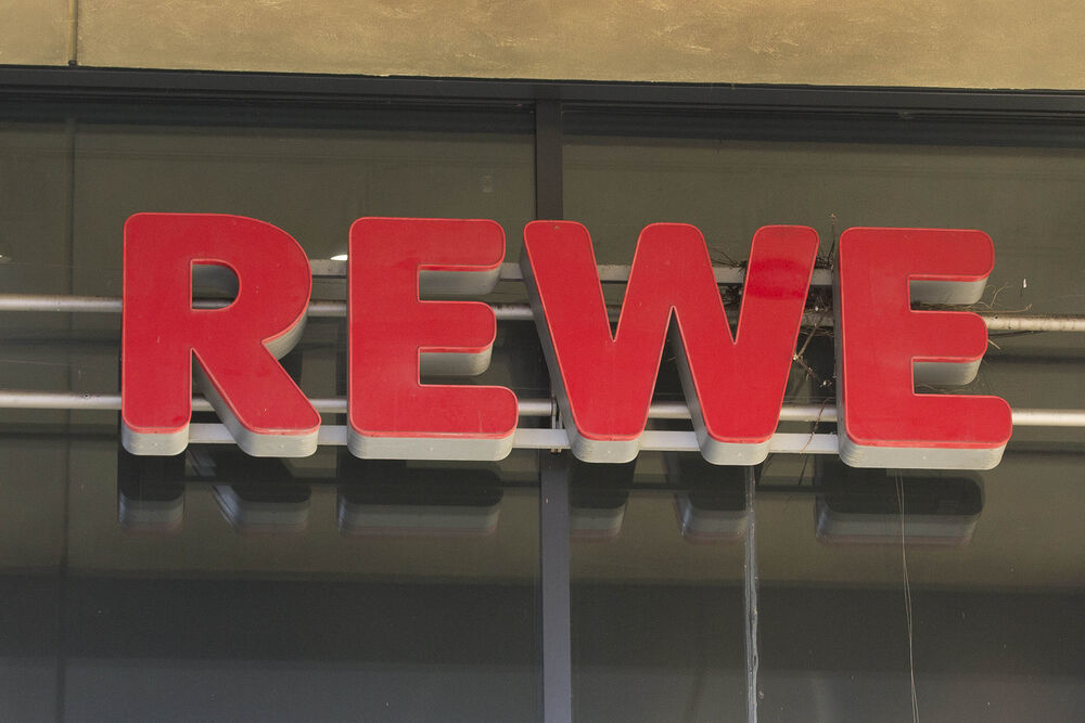 Achtung! Rewe ruft Lebensmittel zurück! Gesundheitsgefahr durch mit Insektizid belastete Lebensmittel!