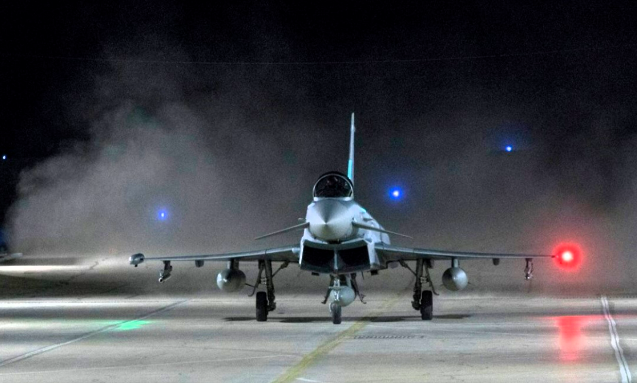 Russische Kampfjets fliegen Richtung Deutschland! Putin-Jets ganz in der Nähe der Grenze gesichtet